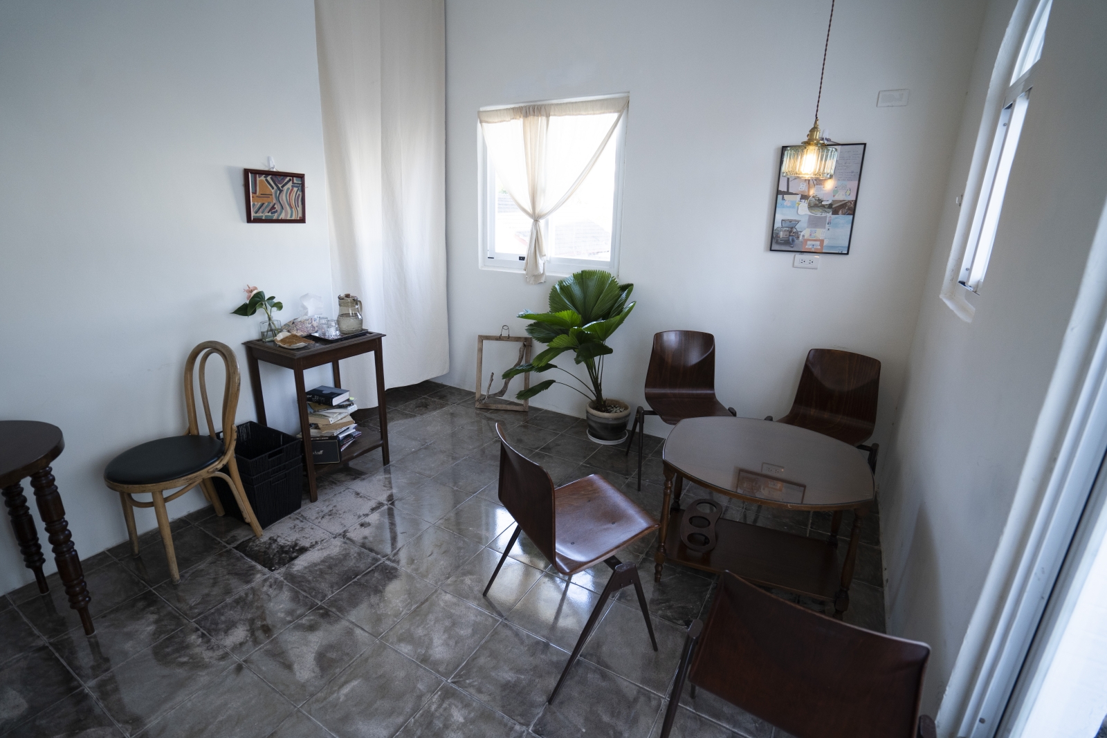 Second floor seating